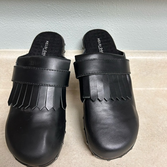 Kelsi Dagger Brooklyn for Anthropologie Stylish Black Clogs with Fringe Detail - Picture 3 of 7